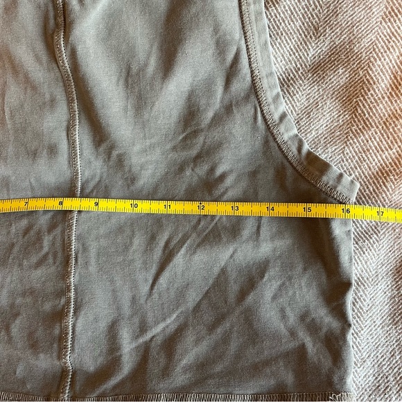 H&M Taupe Crop Top in Large - Picture 5 of 8